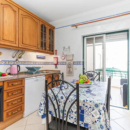 Alfarrobeira-with Superb Sun Terrace Apartment
